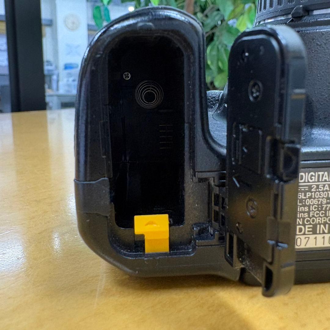 【中古品】Nikon D5600