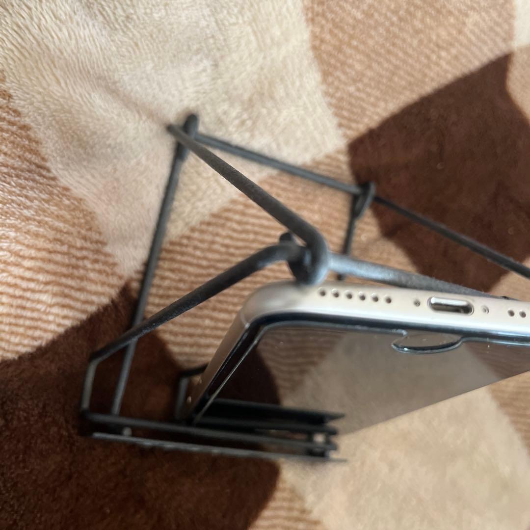 iPhone SE3スターライト128GB本体88パーセント