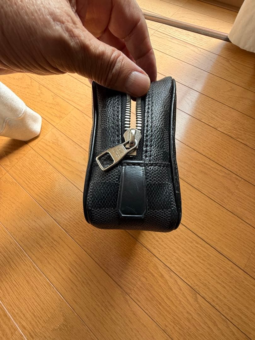 Louis Vuitton 黒 レザー クラッチバッグ