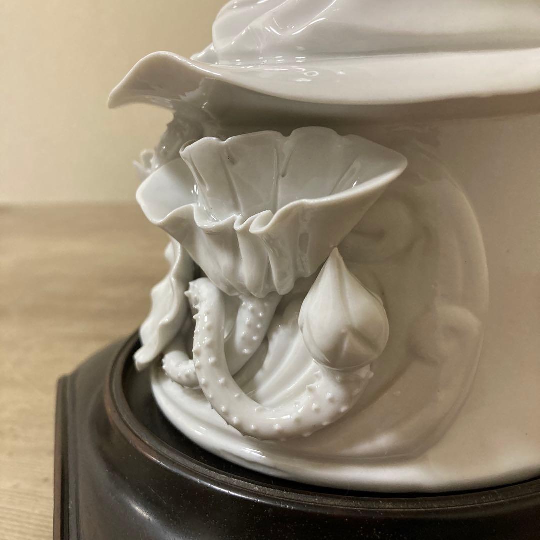 中国美術　白磁　蓮上観音立像　唐木台付　置物仏像〈検　徳化窯　観音菩薩　青磁