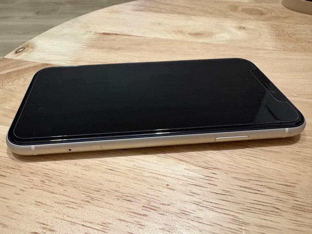 iPhone 11 128GB SIMフリー ホワイト 白