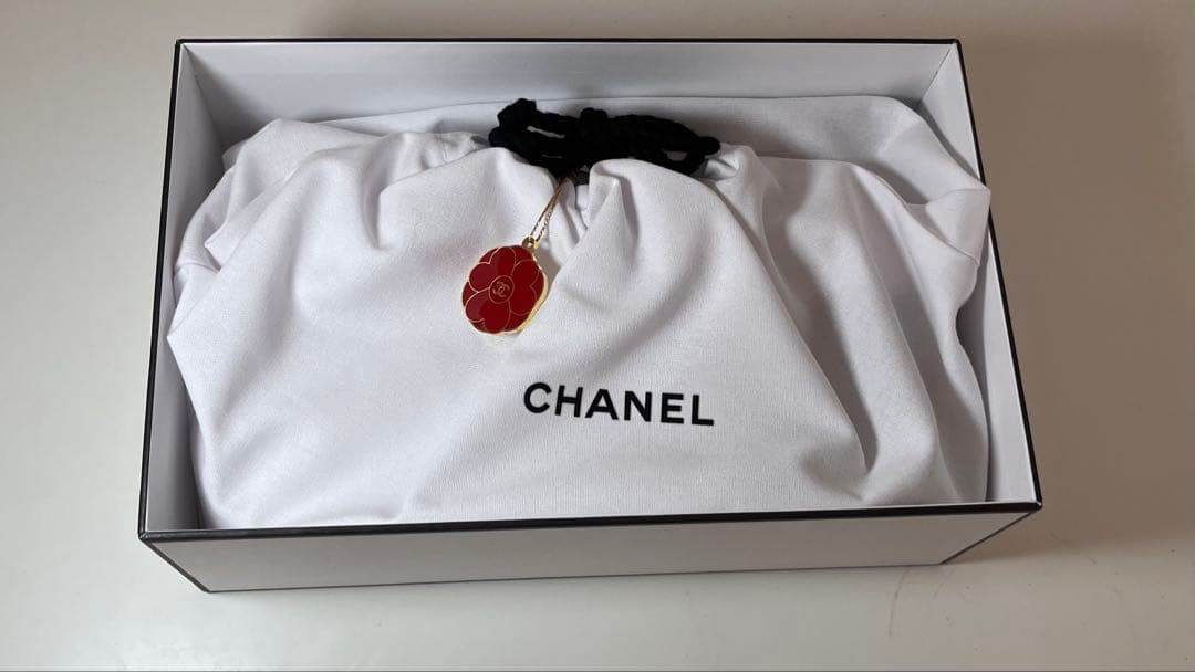 CHANEL LA CRÈME MAIN ハンドクリーム