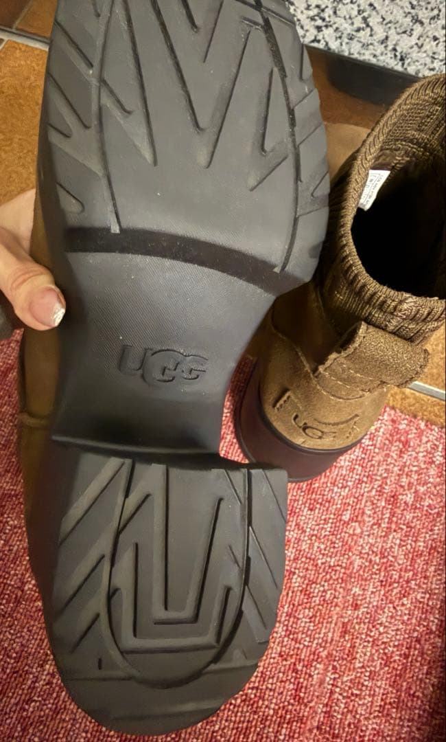 極美品UGG厚底モクシーチェルシー ダークブラウン 25cm