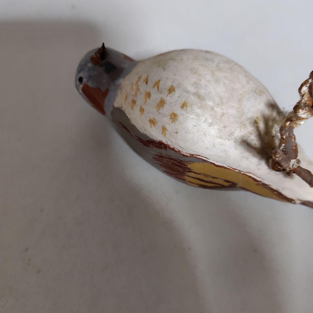 本物木彫の子鳥です。