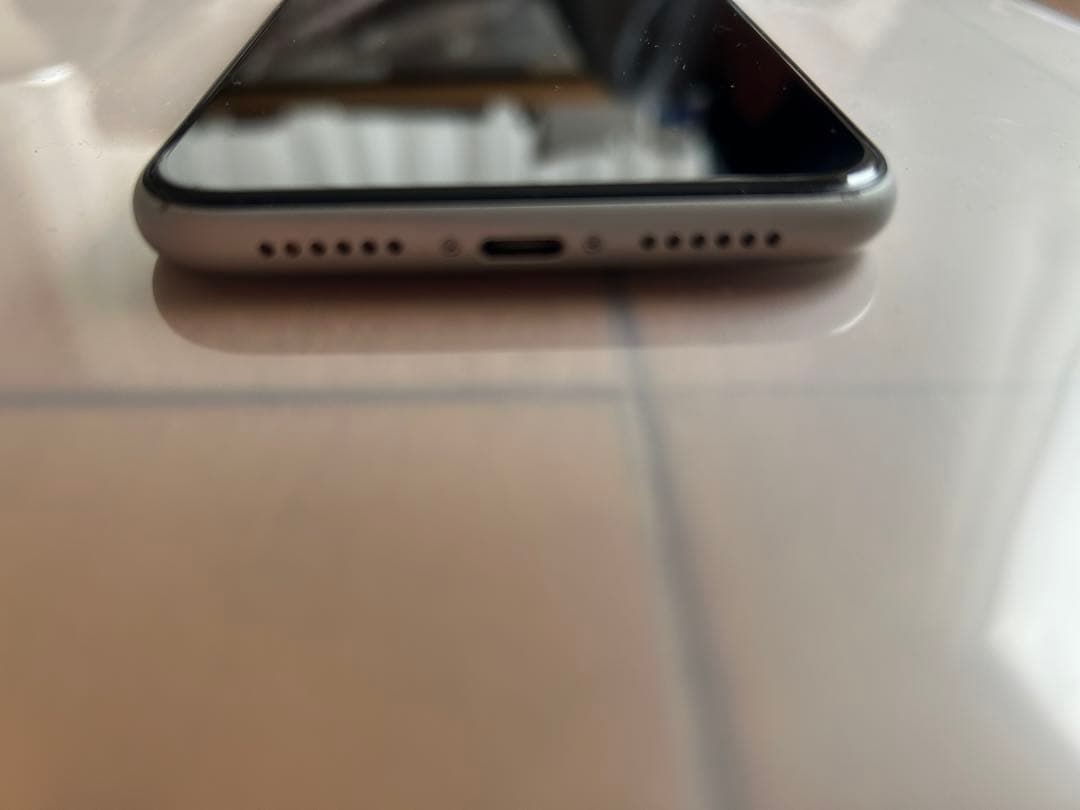 iPhoneXR本体 64GB ホワイト キャリアau