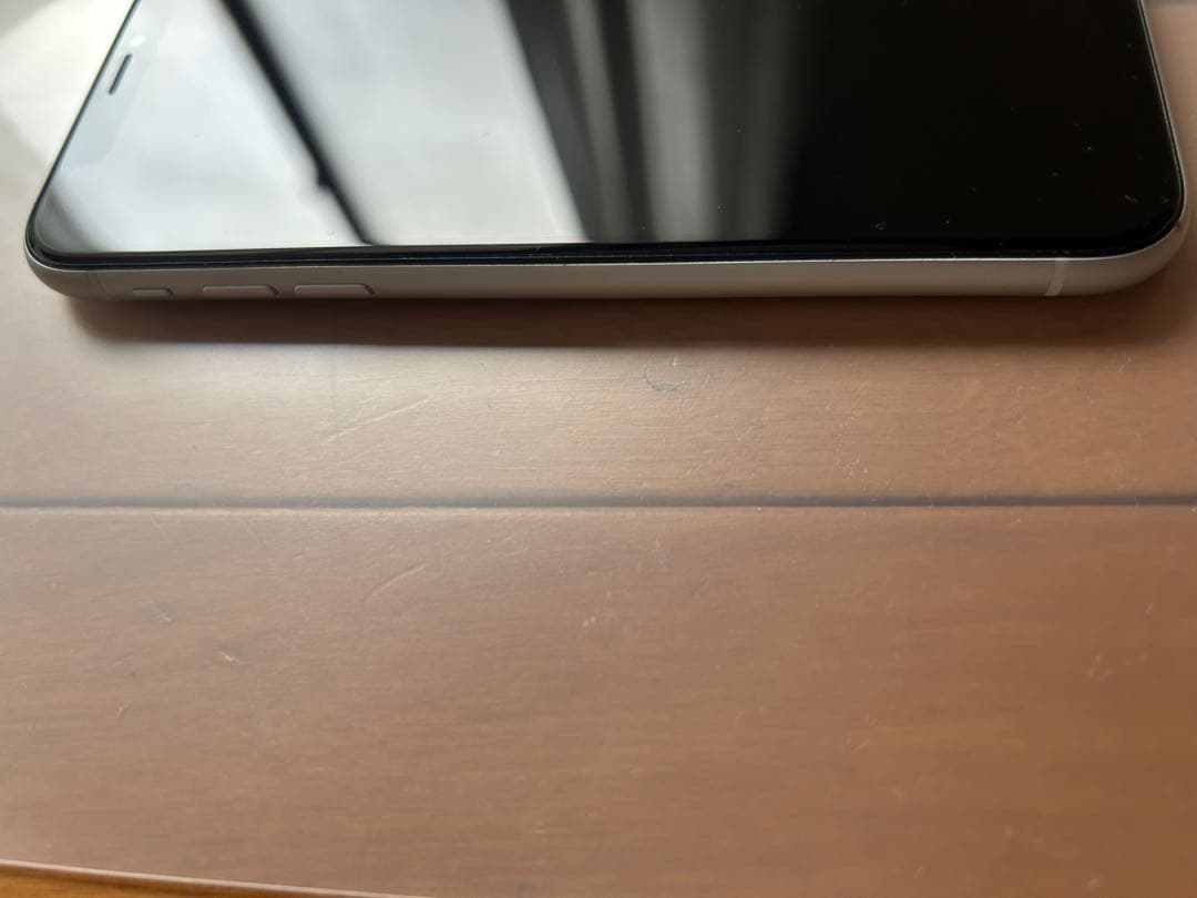 iPhoneXR本体 64GB ホワイト キャリアau