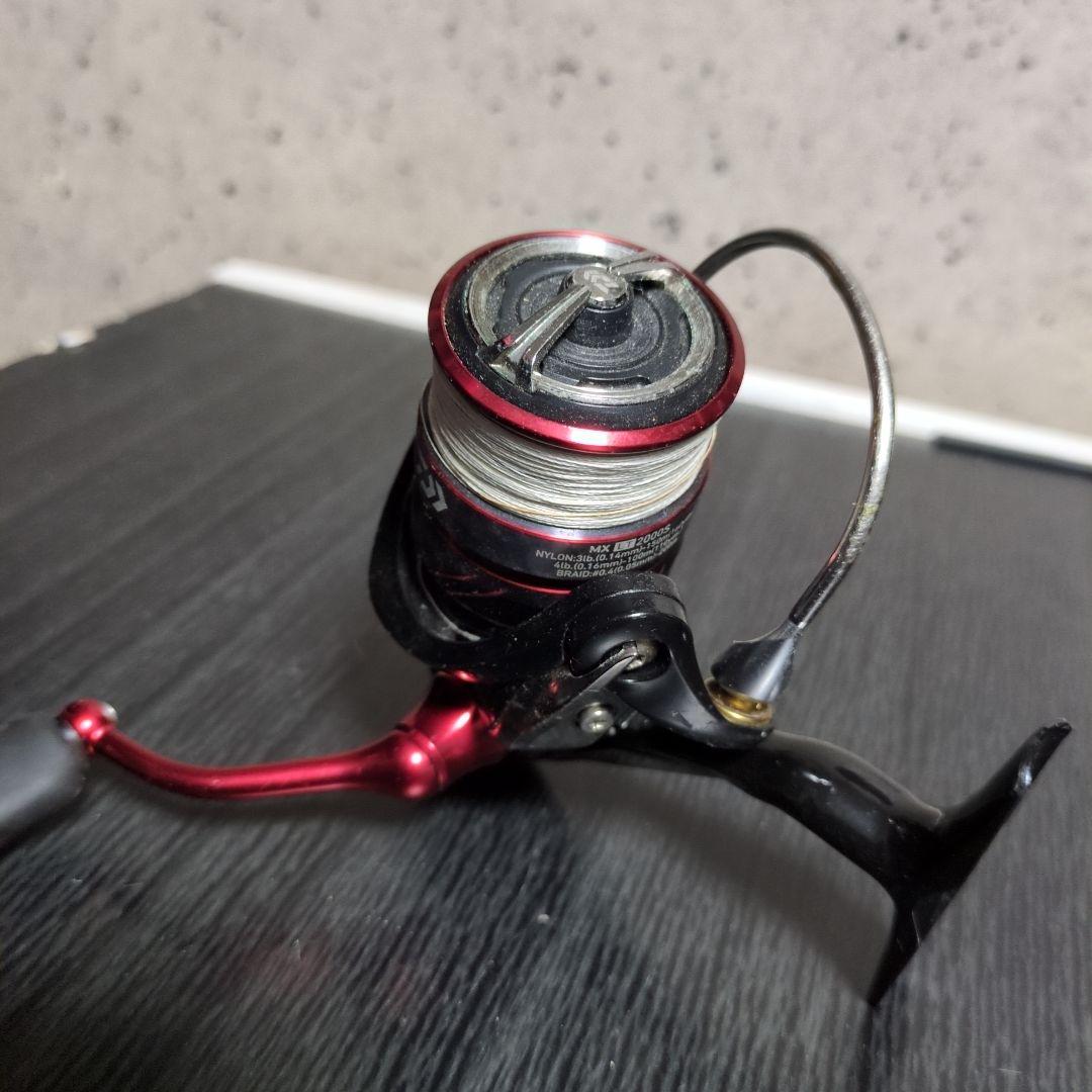 ダイワ スピニングリール 黒/赤