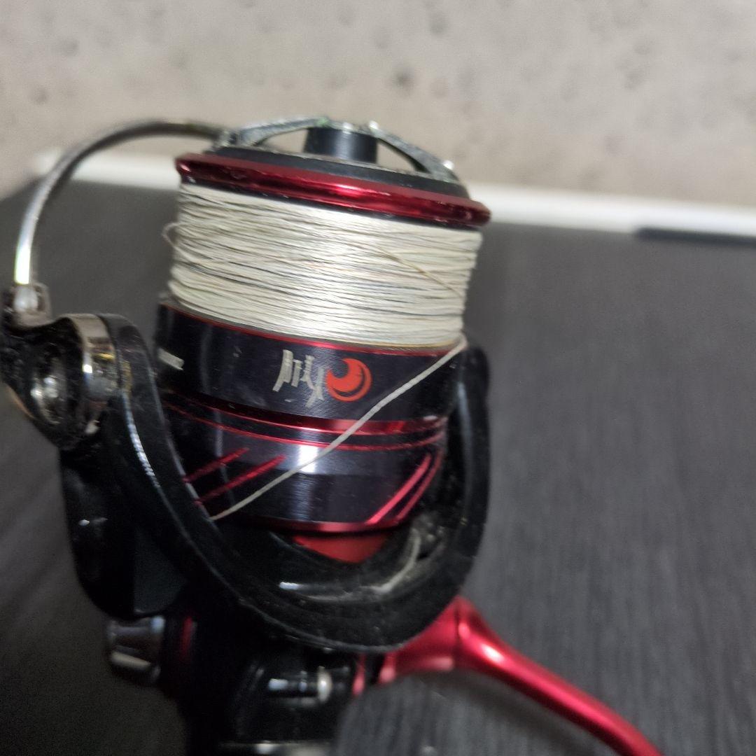 ダイワ スピニングリール 黒/赤