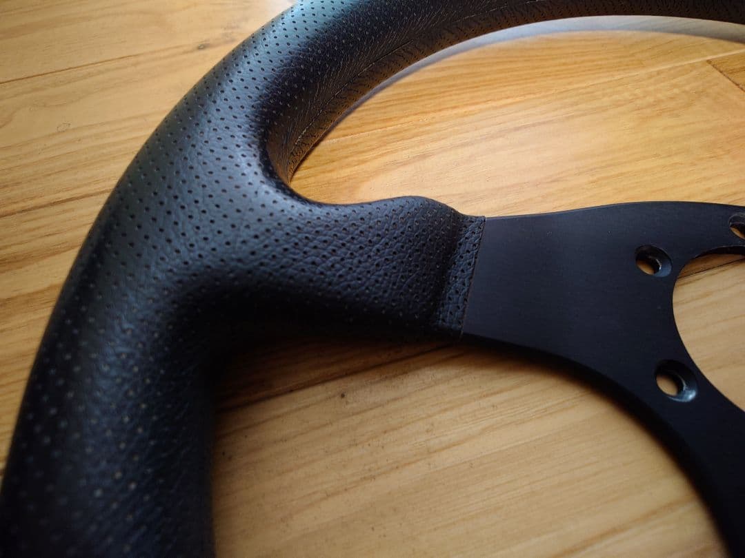 専用出品正規美品MOMO Competition 35cm（スペーサー付き）