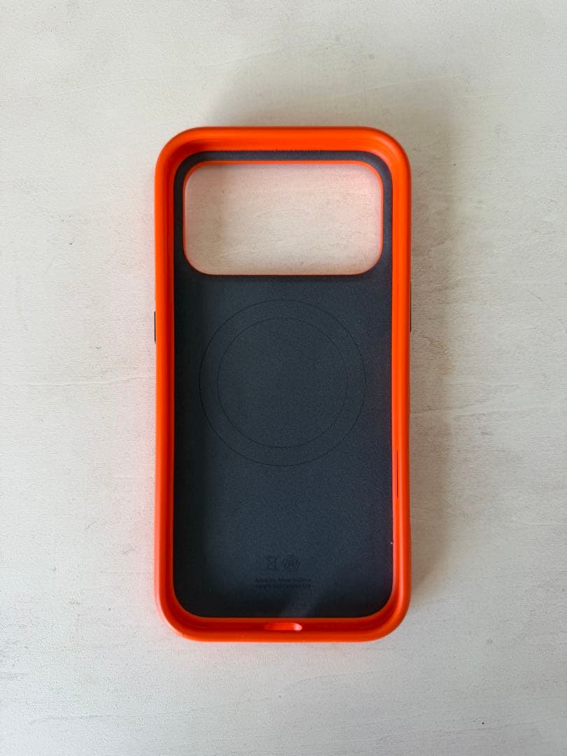 Beats iPhone 17 Pro Max 用ケース - シエラオレンジ