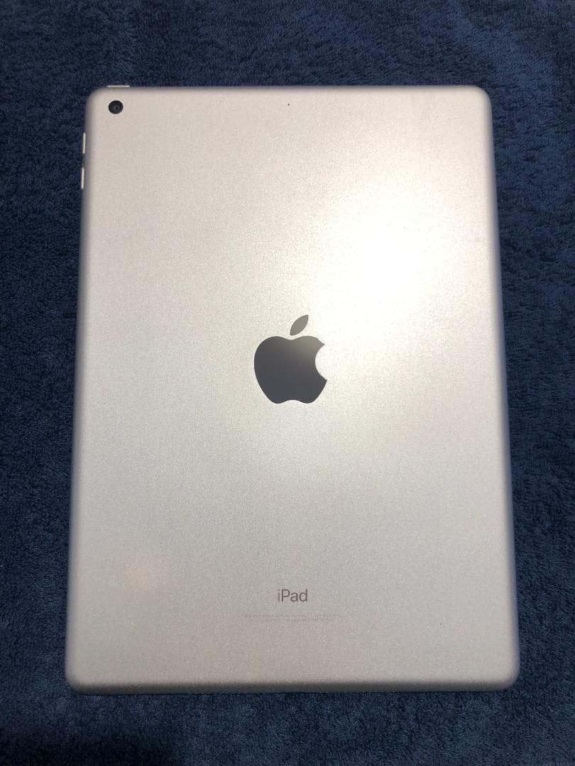Apple iPad 　第5世代　128GB　シルバー 本体