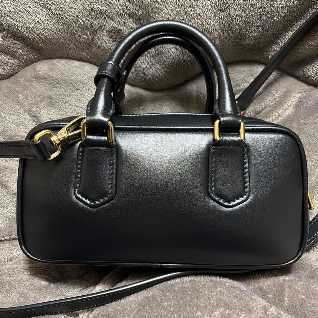 miu miu 黒 ハンドバッグ アルカディ