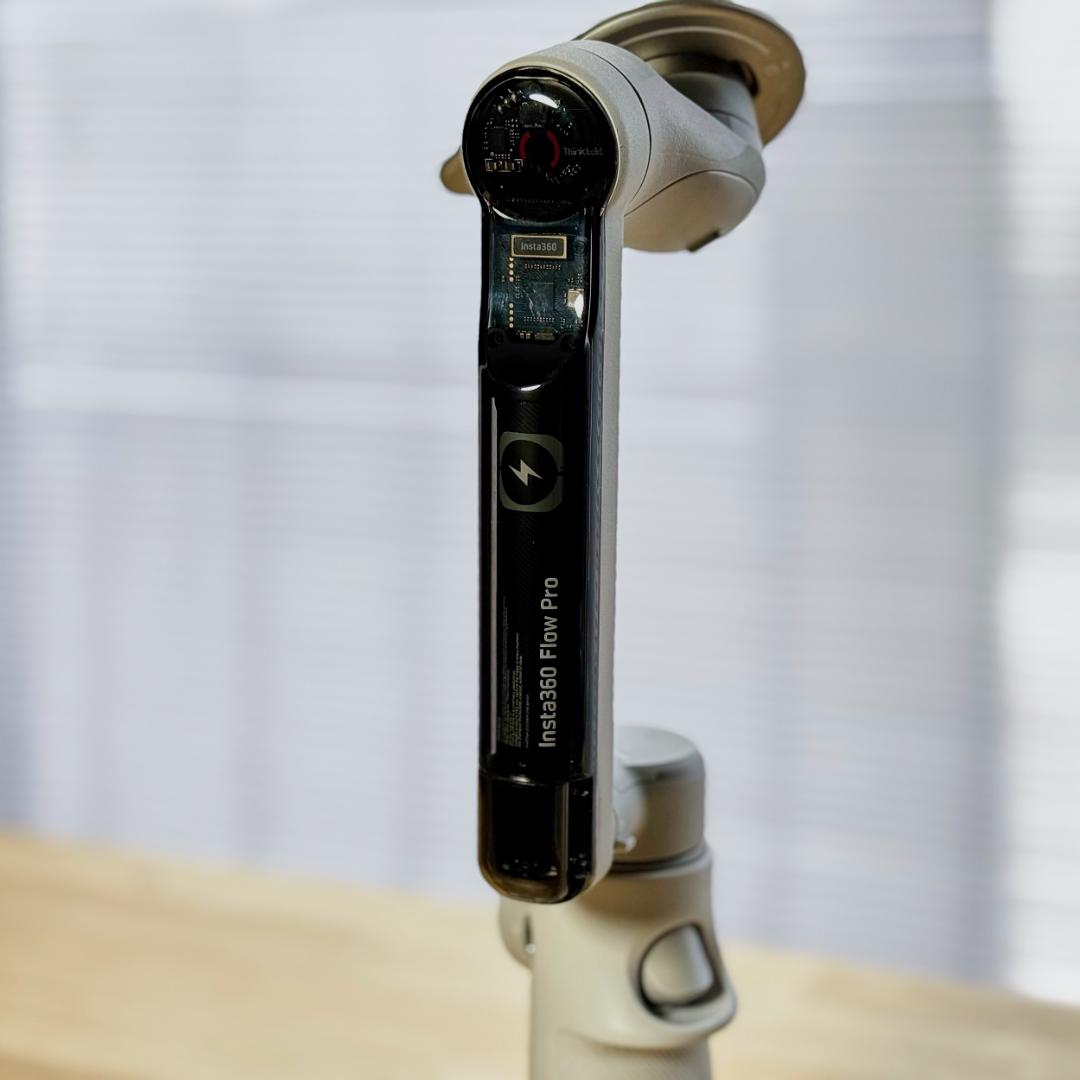 スマートフォン用AI搭載ジンバル Insta360 Flow Pro【中古美品】