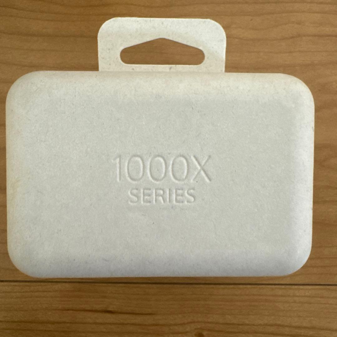 【完品】WF-1000XM4 ソニーワイヤレスイヤホン シリコンケーキ付き