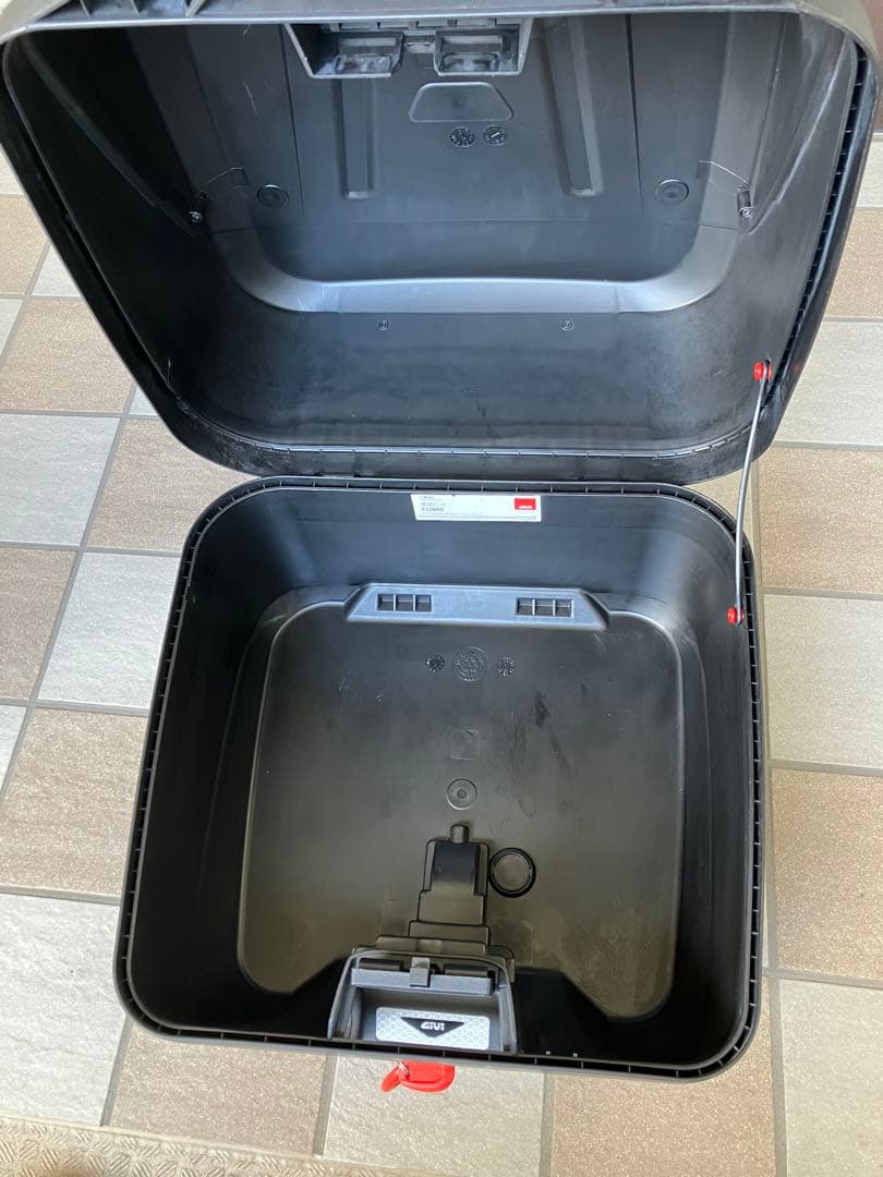 GIVIリアボックス モノロック 32L B32NB バイク用 トップケース