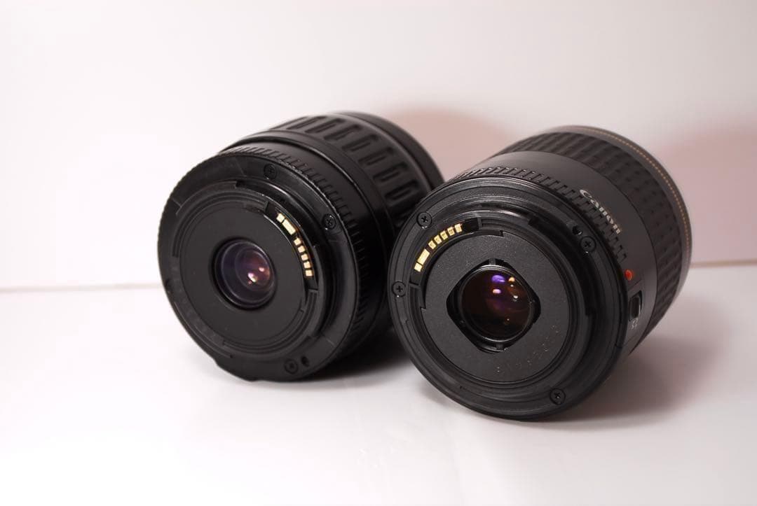 Canon Kiss X7 一眼レフ ダブルレンズ　高画質　軽量　コンパクト☘️