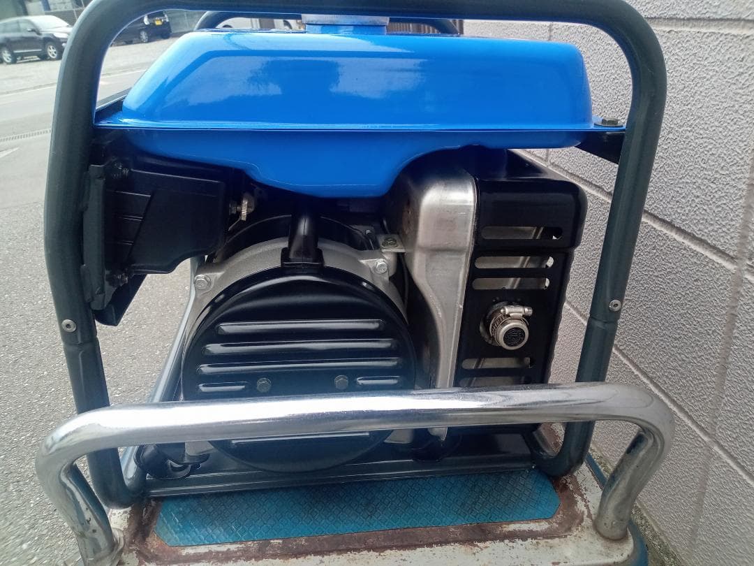 美品　YAMAHA　ヤマハ　エンジン発電機　EF23H