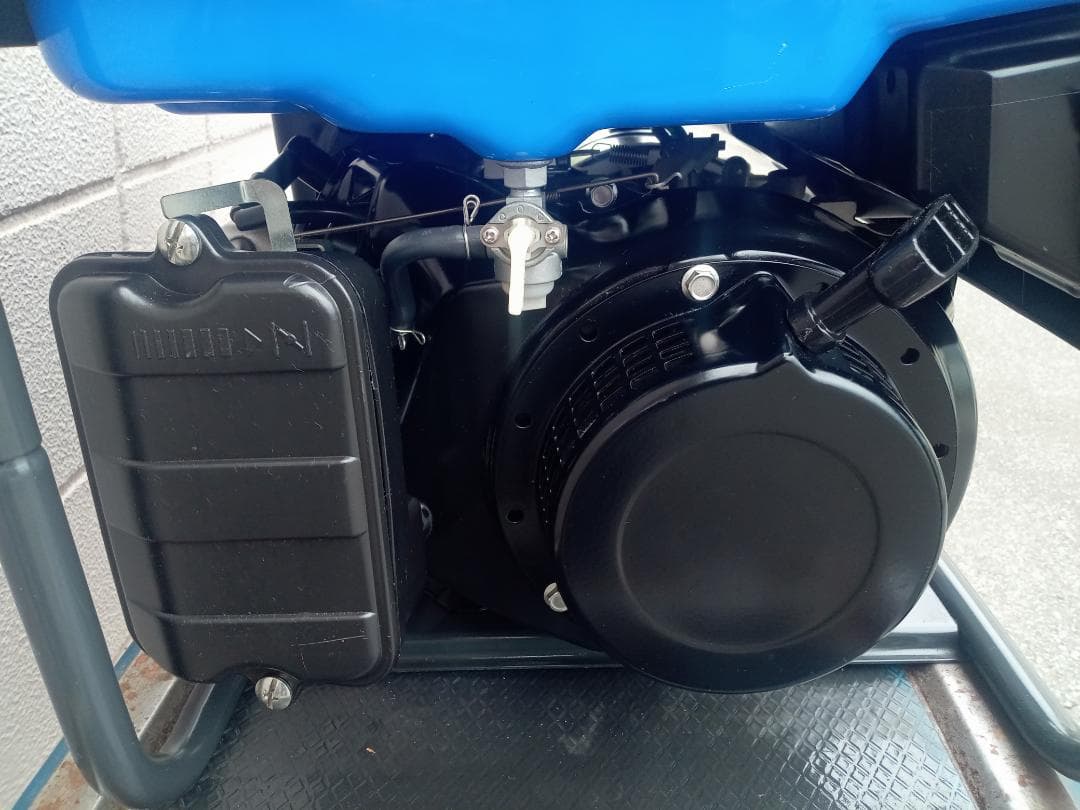 美品　YAMAHA　ヤマハ　エンジン発電機　EF23H