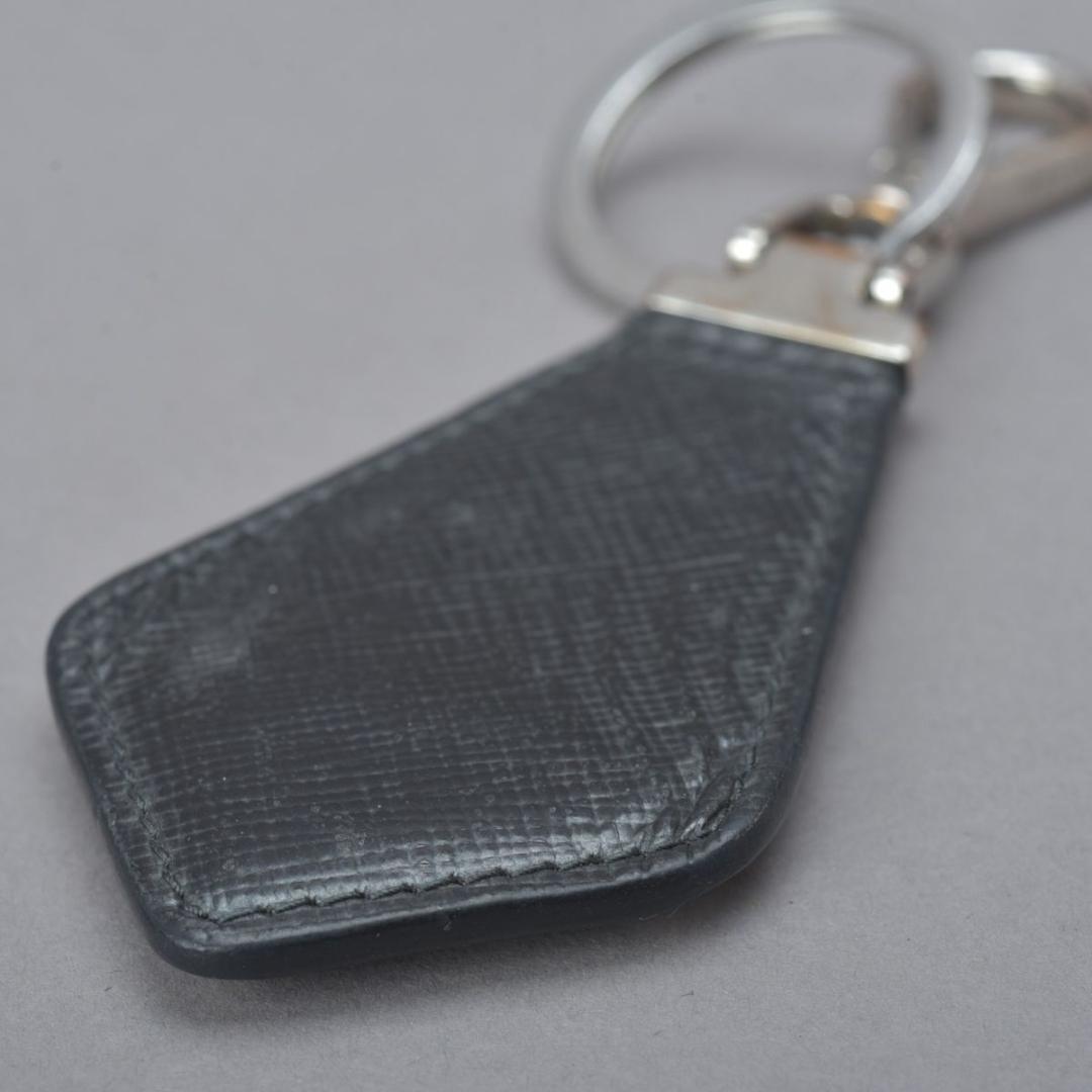 プラダ PRADA サフィアーノレザー 三角プレート 箱付 キーリング ブラック