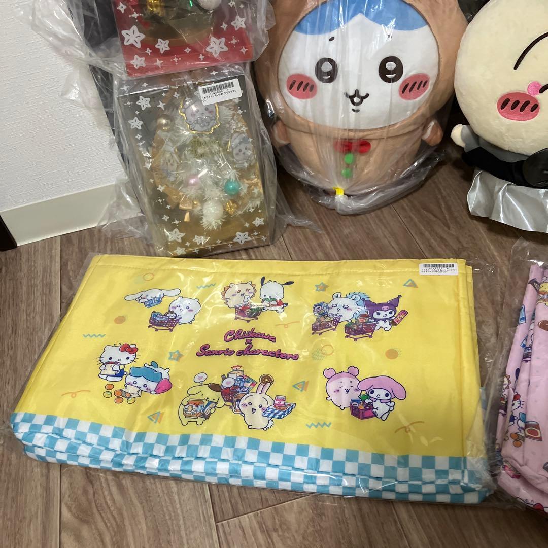 ちいかわ8点セット　ラグマット2、レジカゴバック2、クリスマスツリー2、ぬい2