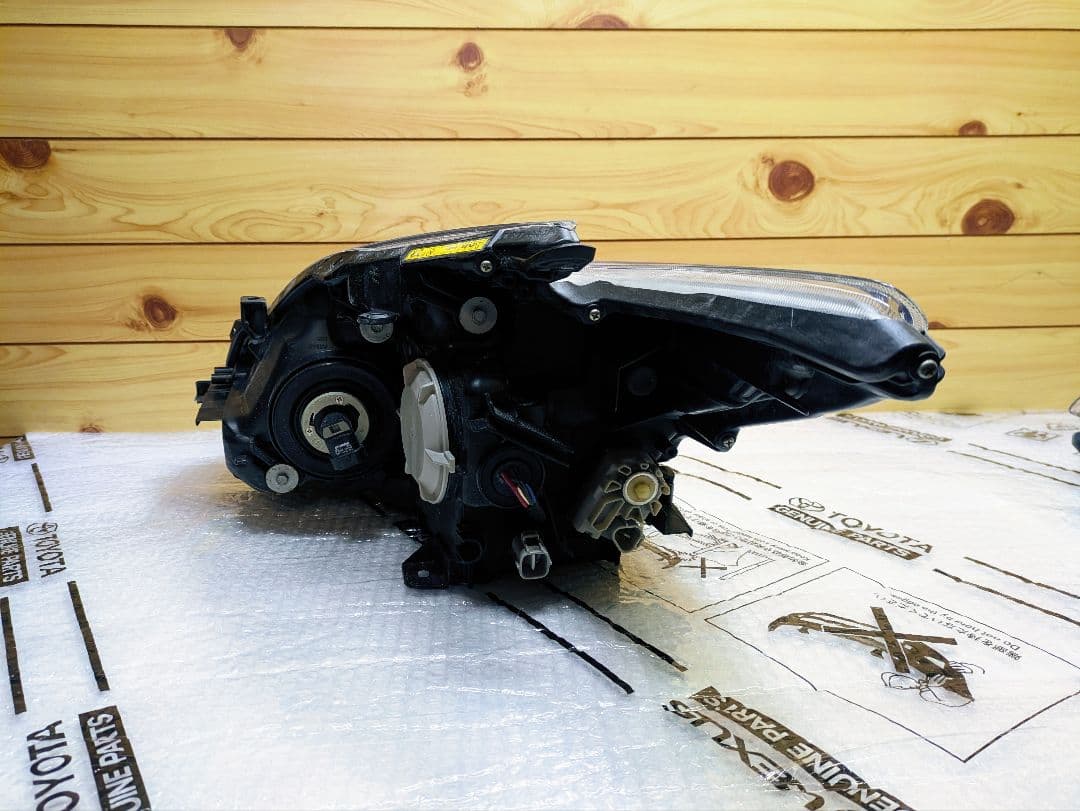 30プリウス 後期 ヘッドライト イカリング シーケンシャル ZVW30