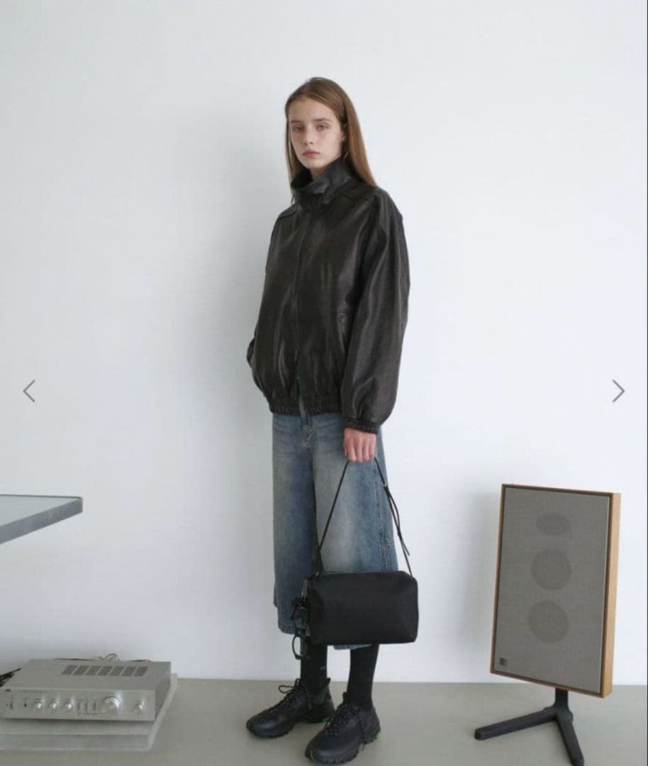 LOW CLASSIC＊CARAMEL BOX BAG BLACK