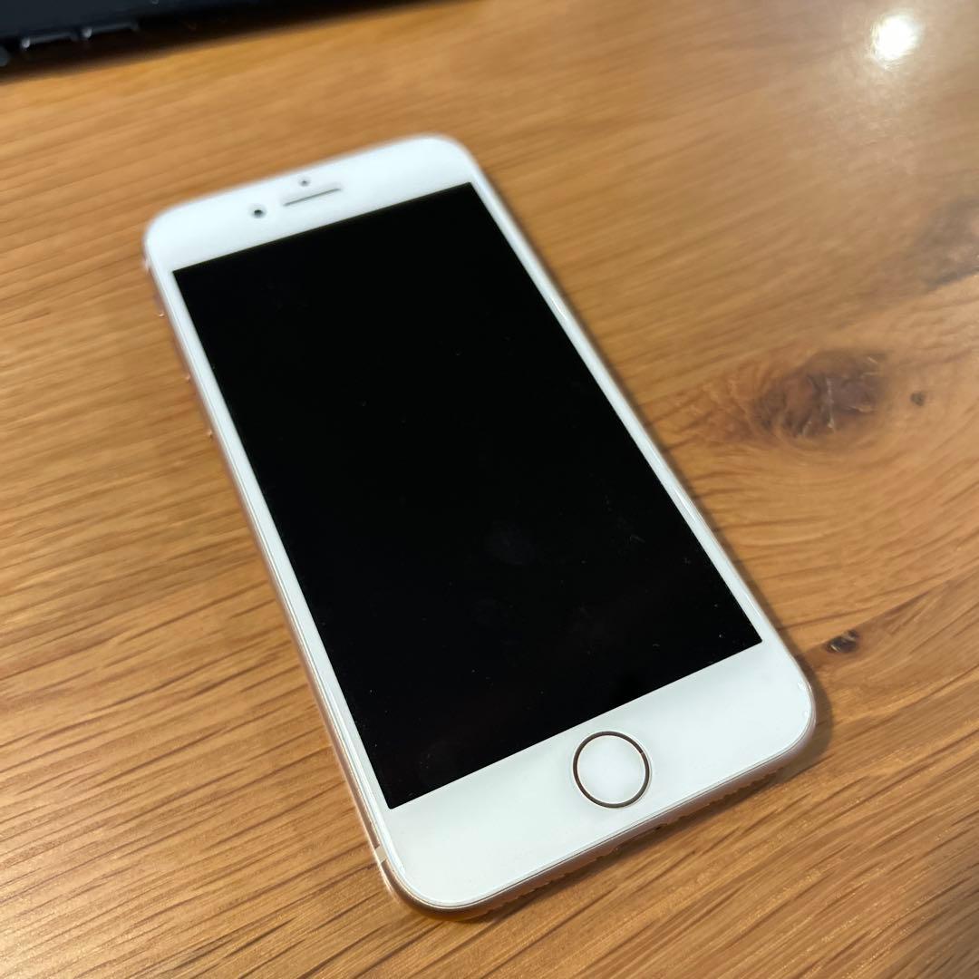 美品！期間限定出品！Apple iPhone 8 ゴールド　本体