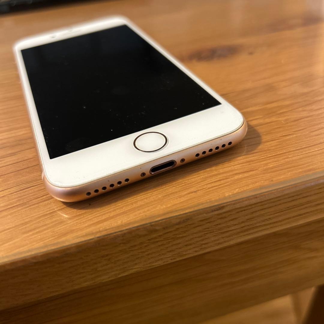 美品！期間限定出品！Apple iPhone 8 ゴールド　本体
