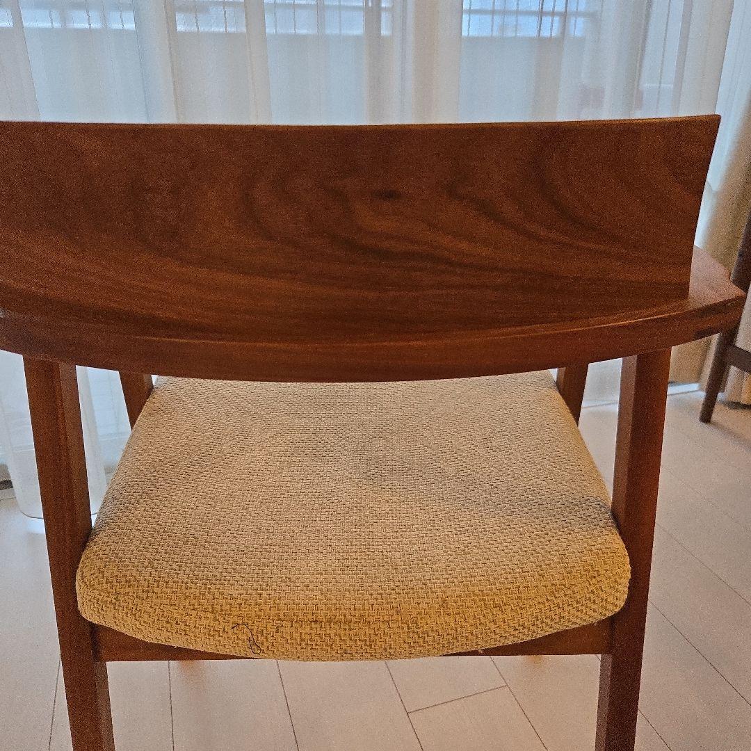 ダイニングチェア　ウォールナット無垢　ファブリック