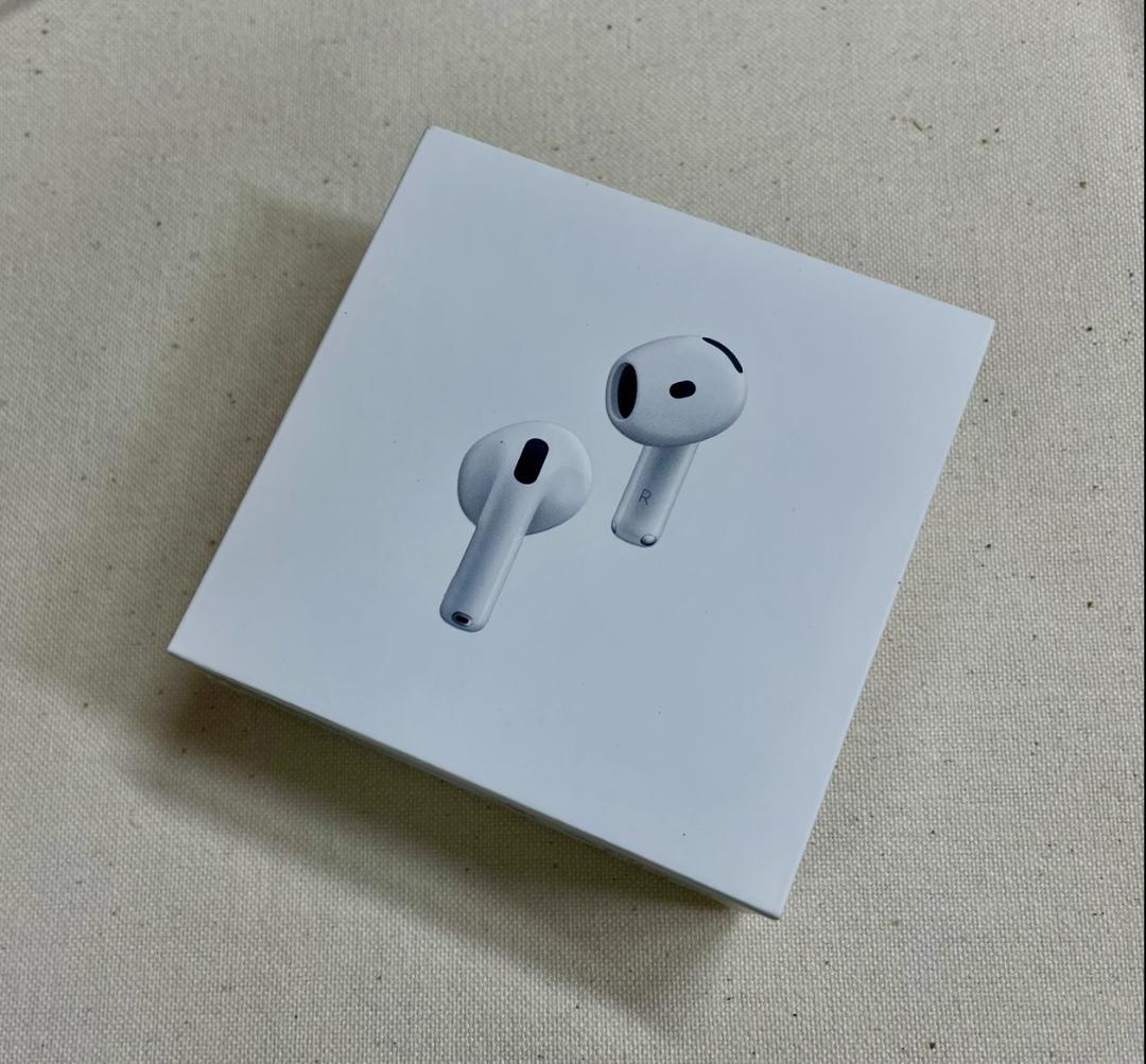 【正規品】AirPods4 ANC搭載（保護カバー、イヤーチップ、ストラップ付）