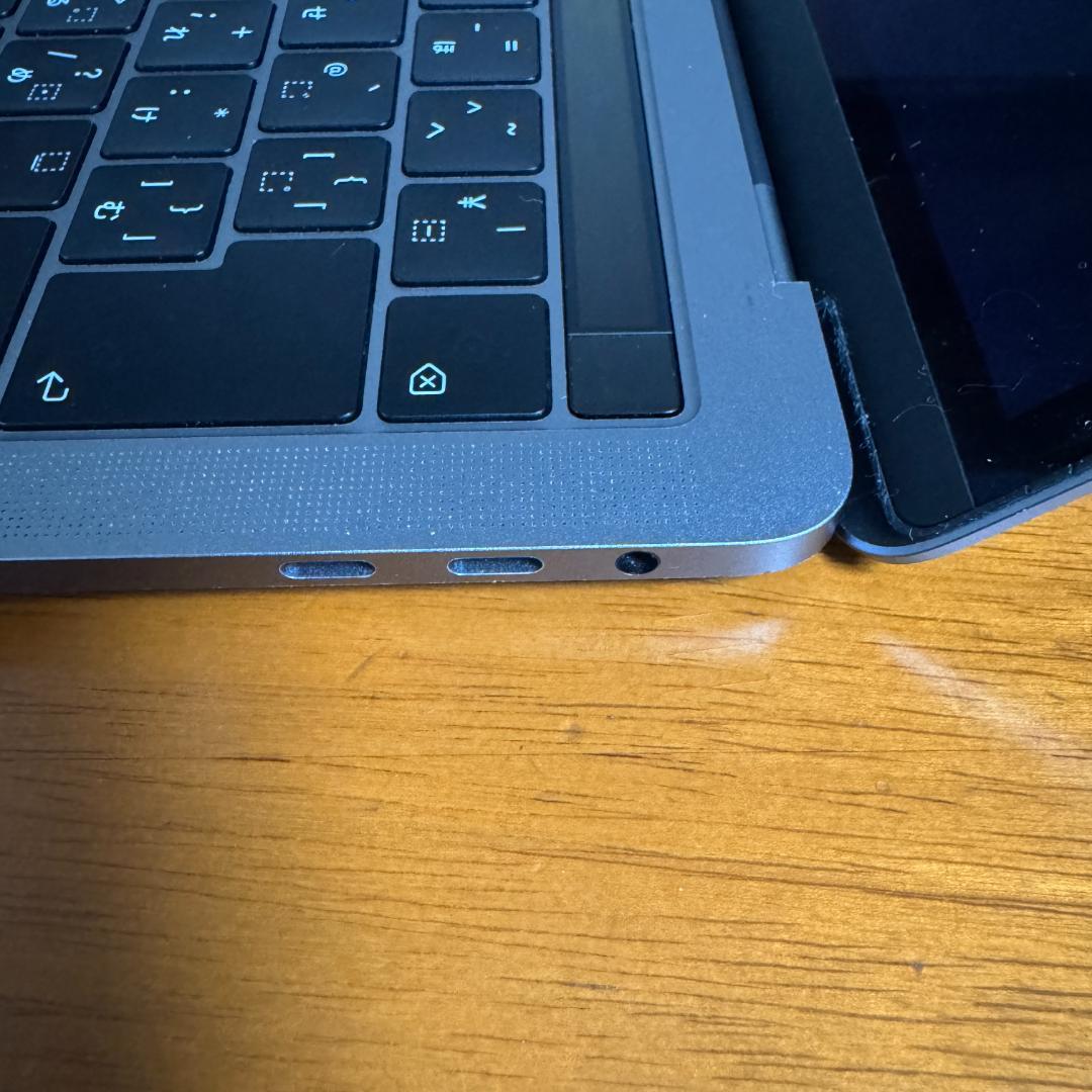 MacBook Pro 2019 13インチ グレー 本体 箱あり 充電器付き