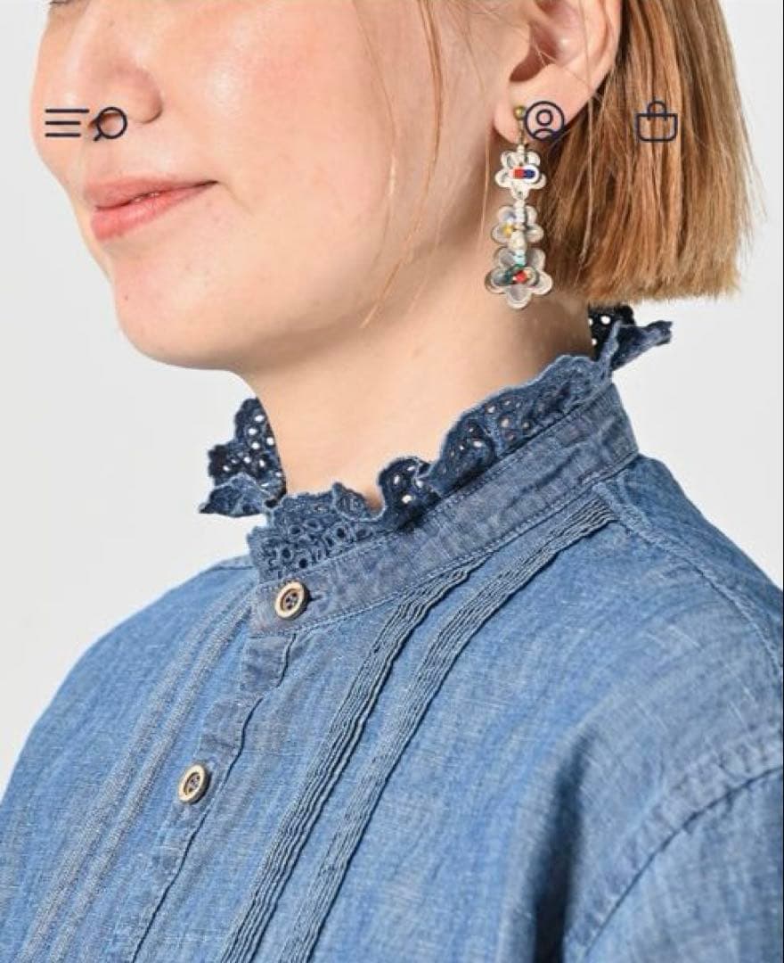 45R 綿麻瑠璃ダンガリーのカットワークフリルシャツ（重）　サイズ2