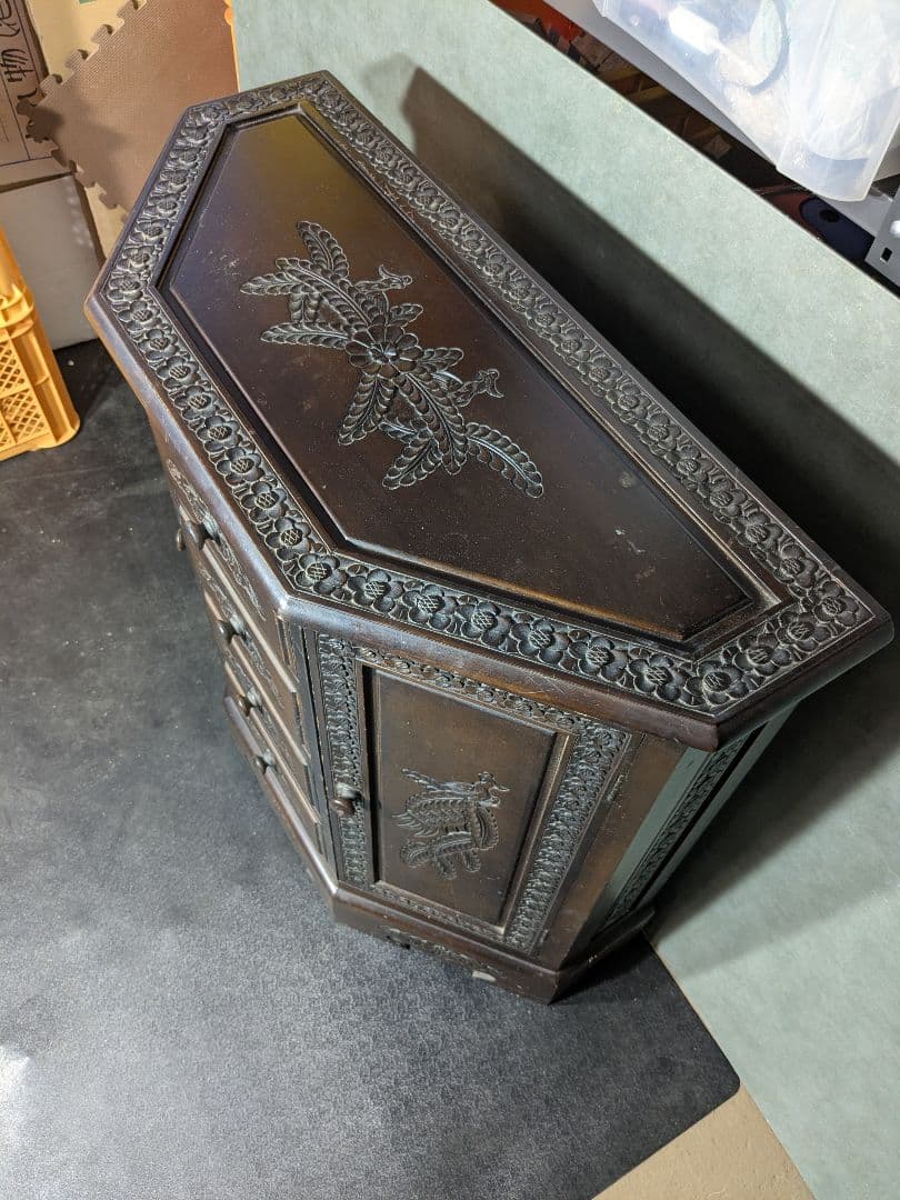 (S) 木彫刻　引き出し　4段　アンティーク　レトロ