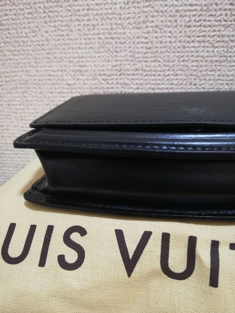 ルイ ヴィトン Louis Vuitton エピ ティルシット　ノワール