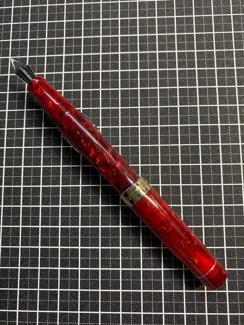 DELTA VINTAGE collection Red 万年筆　字幅M