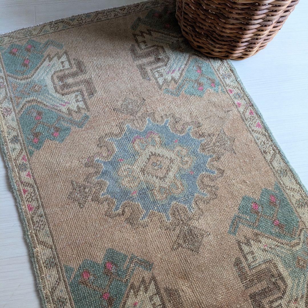 52×88 メダリオン　オレンジベージュ　トルコヴィンテージラグ　ミニサイズ