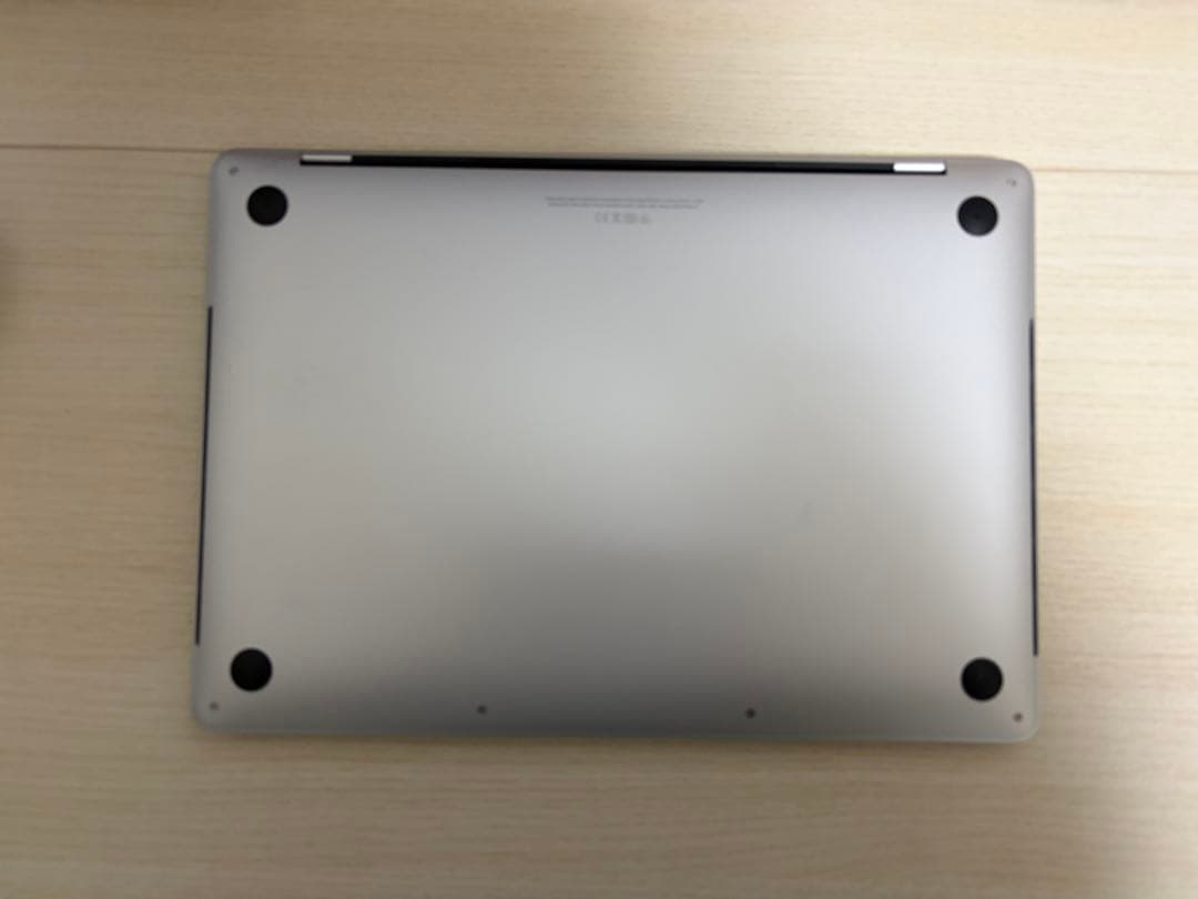 MacBook Pro 13インチ ※Touch Bar不具合あり／動作問題なし