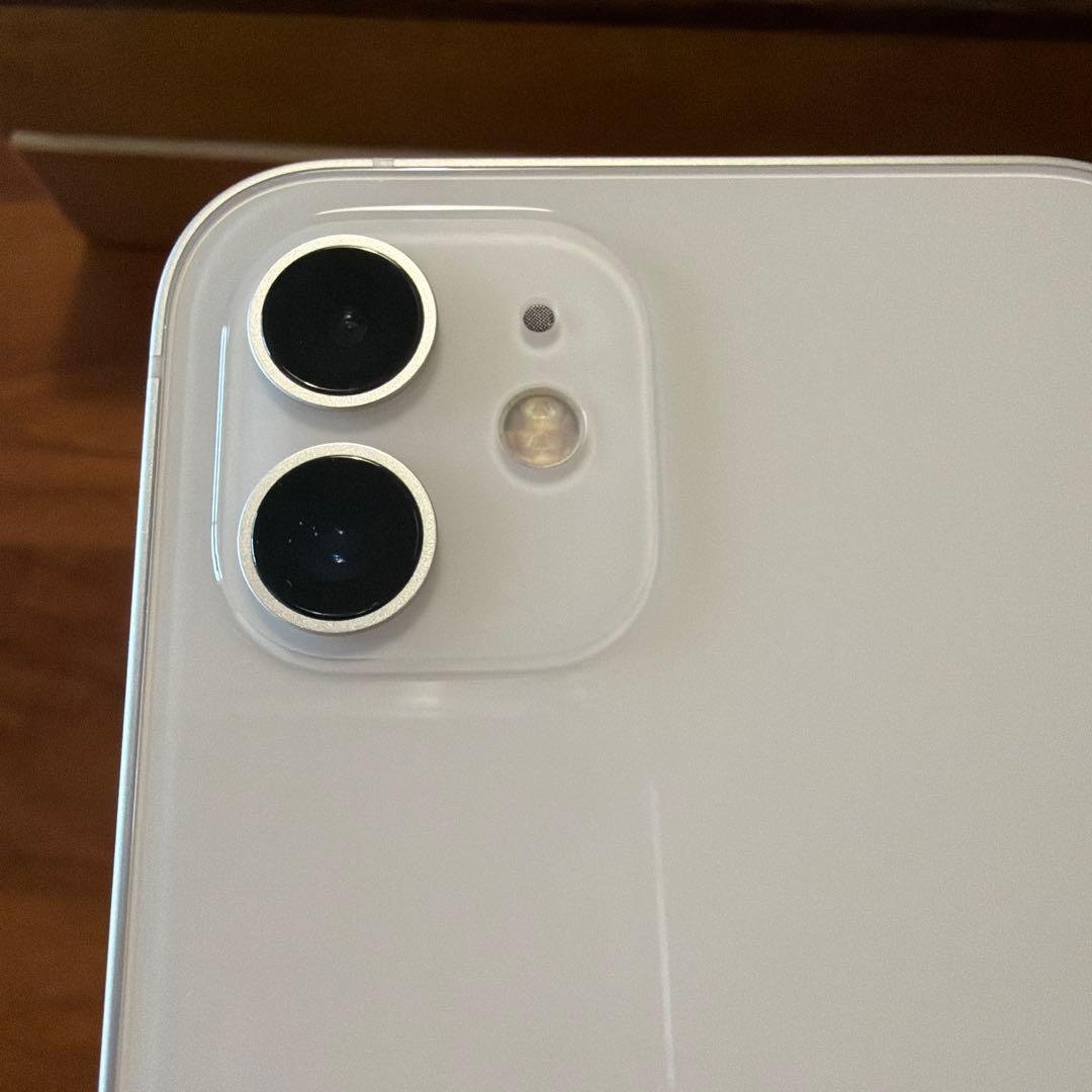 iPhone12ホワイト 64GB SIMフリー ☆ガラスフィルム＆ケーブル付き