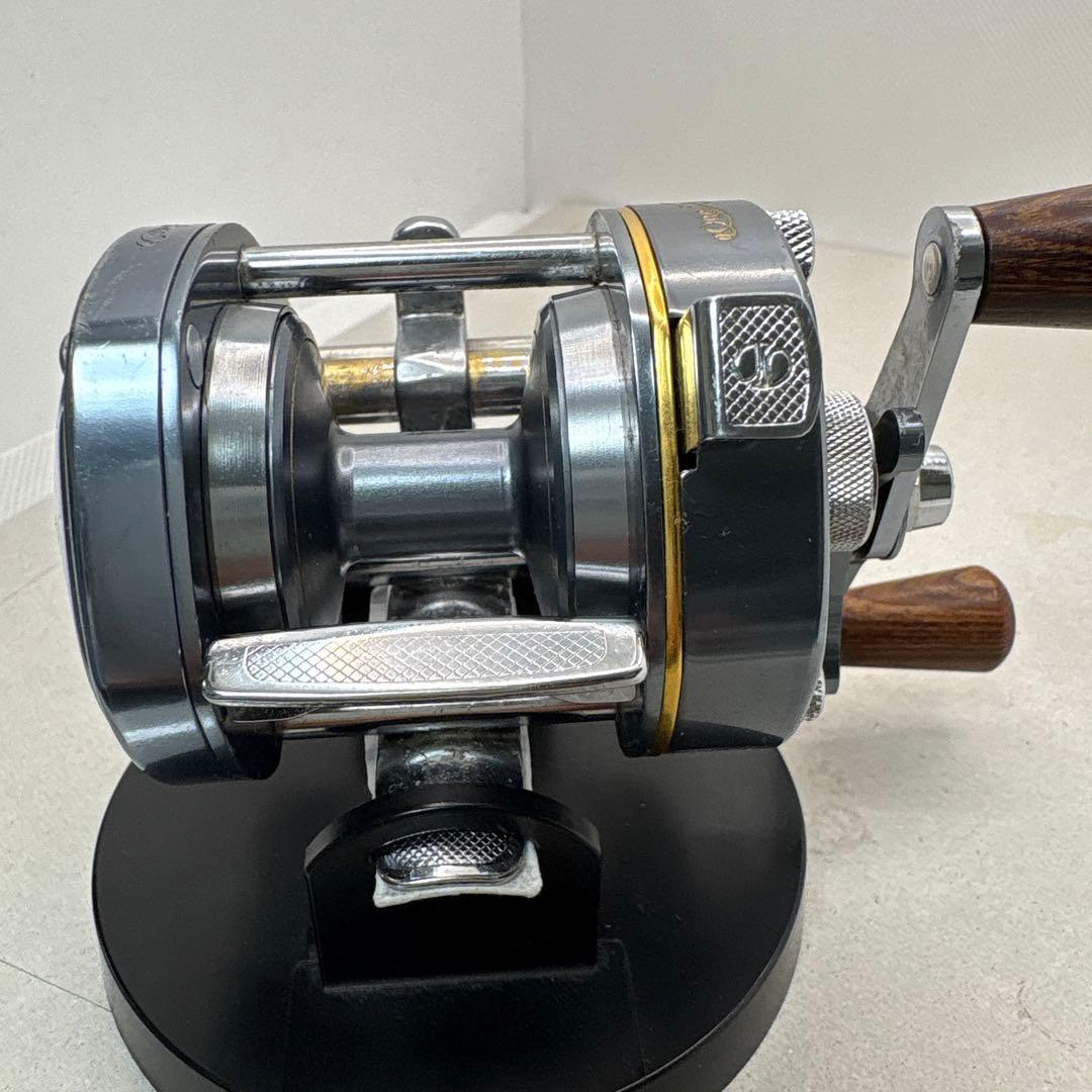 シマノバンタム100ＥＸベイトリール メタルボディ 木製ハンドル