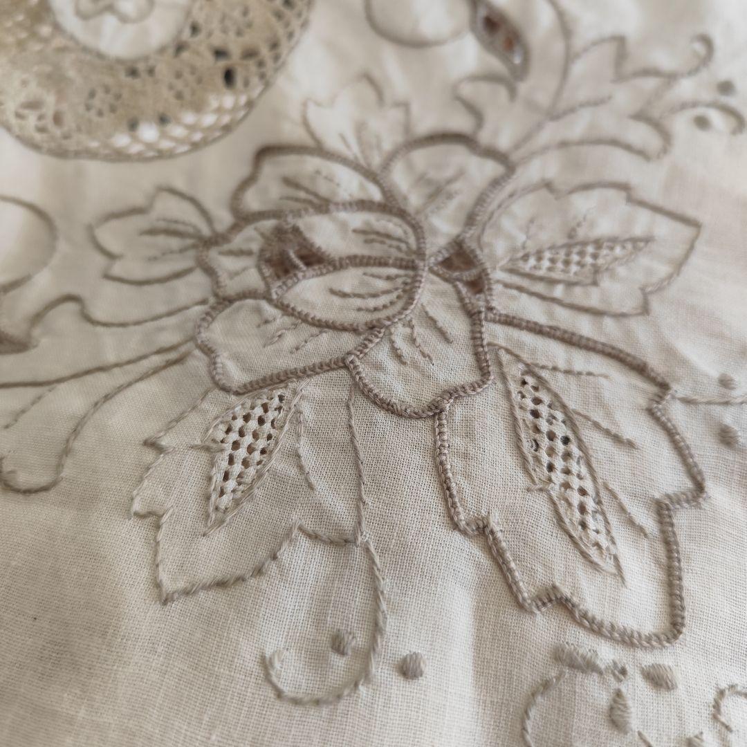 淡生成りVintageレース　クロッシェ手刺繍生地パーツ　大判テーブルクロス