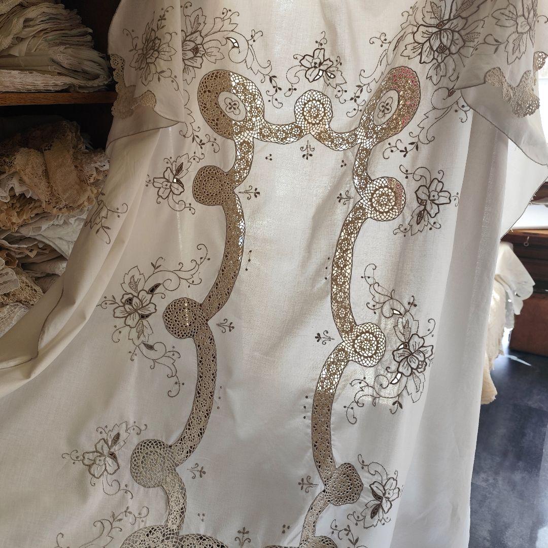 淡生成りVintageレース　クロッシェ手刺繍生地パーツ　大判テーブルクロス