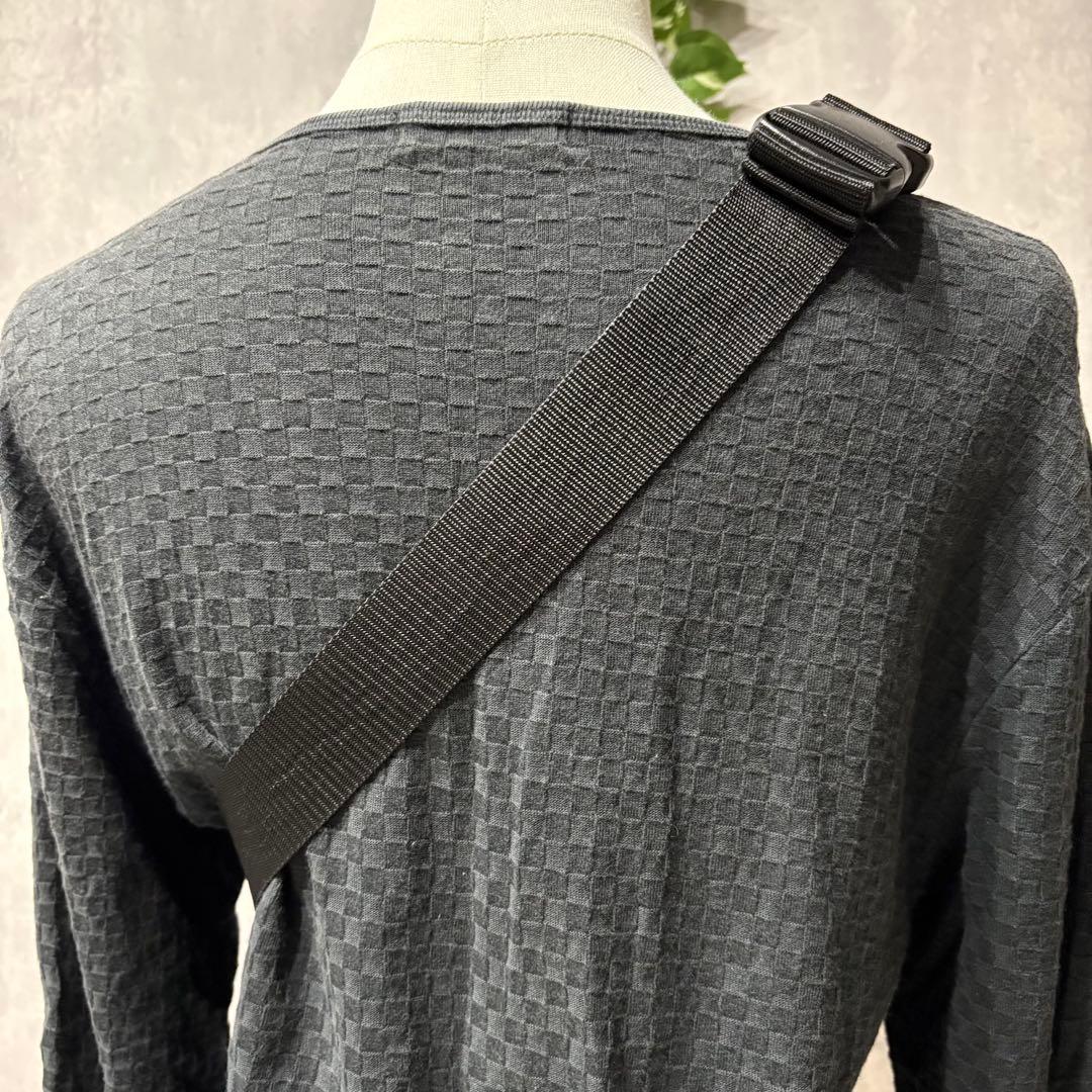 gomme フリル ボディバッグ ワンショルダー ロゴ 総柄 黒 斜め掛け