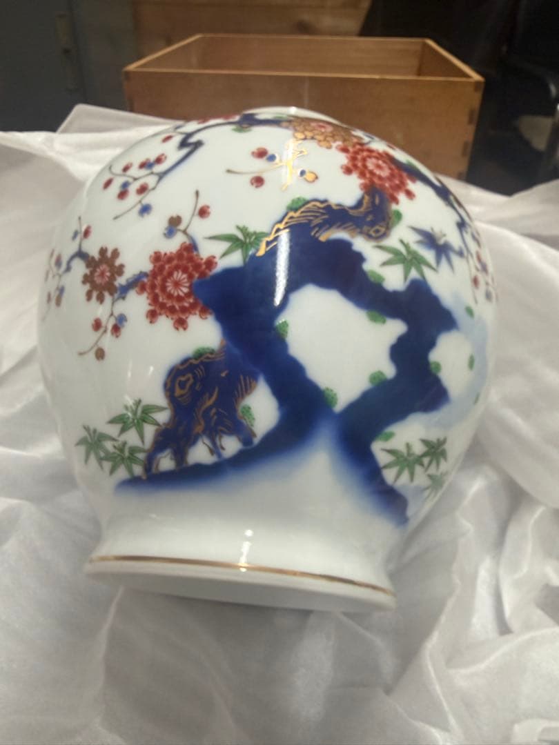 新品未使用　最高級　有田焼　花瓶　宮内庁御用達