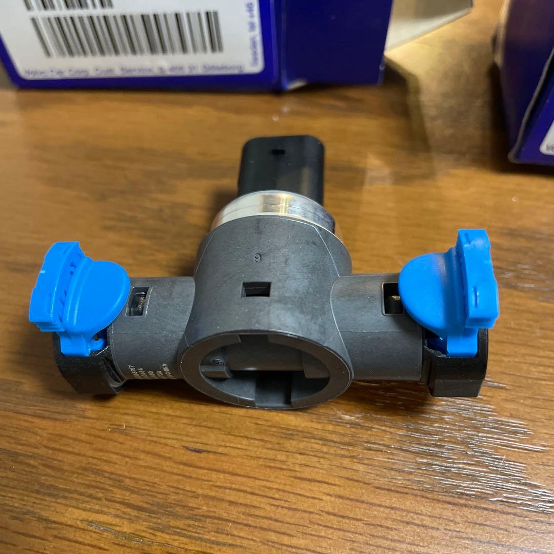 ボルボ エンジン部品　燃料圧力センサー　フューエルプレッシャーセンサー