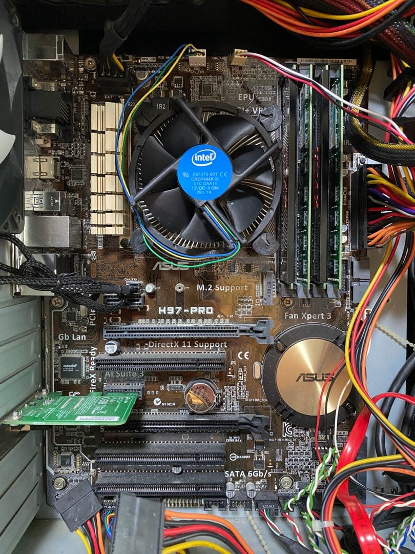 H97proマザー、i7-4790 CPU、ANTEC SOLOケース