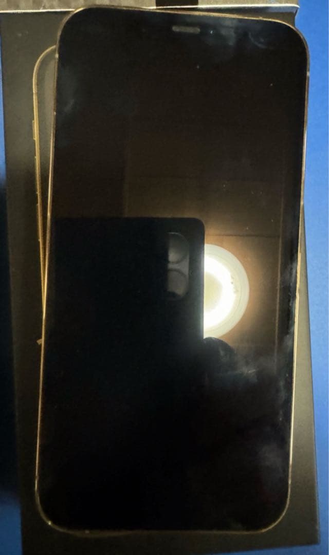 送料込美品SIMフリーiPhone12proゴールド新品未使用フィルムケース付き