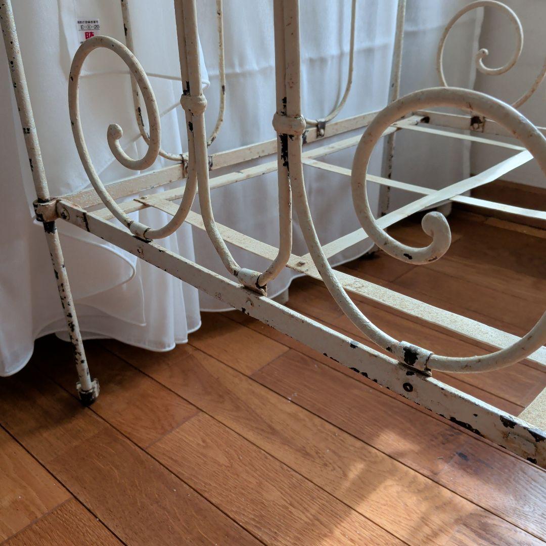 フレンチアンティーク　アイアンベビーベット　ホワイト