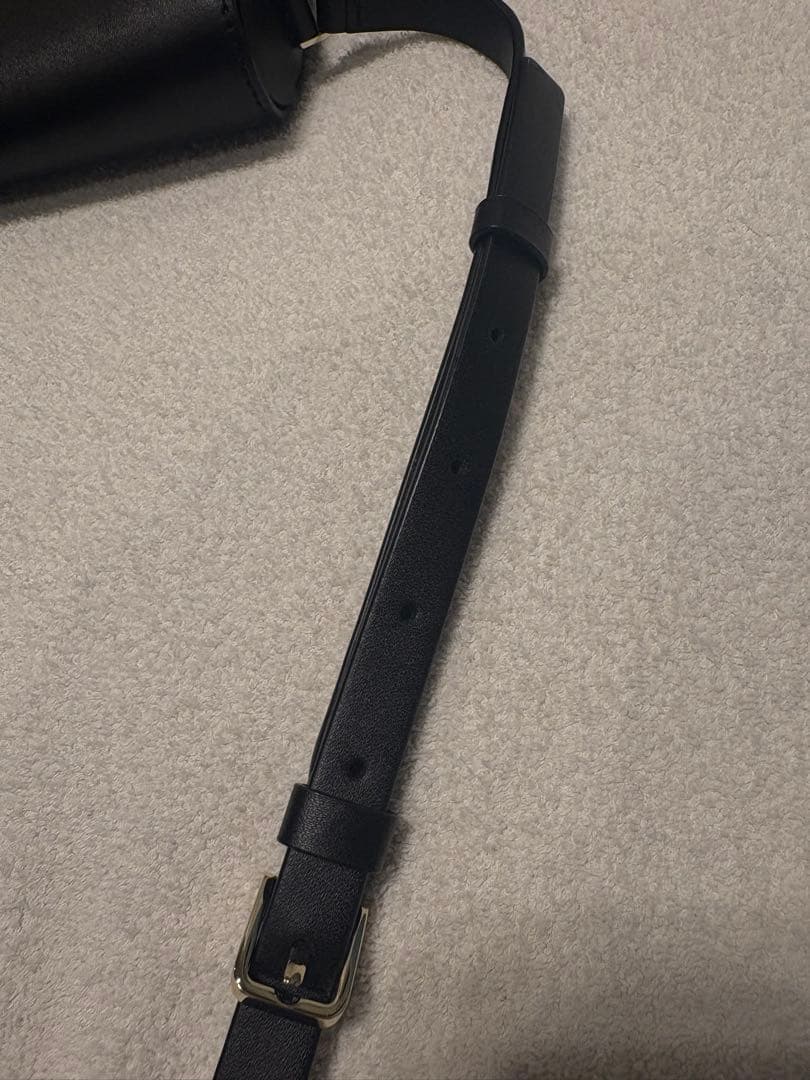 【美品】kate spade ショルダーバッグブラック レザー フラップ斜め掛け