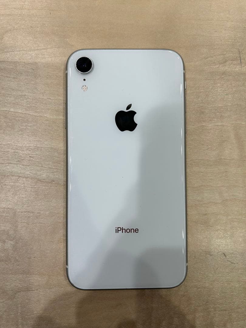 iPhone XR / white / 256GB / SIMロックなし