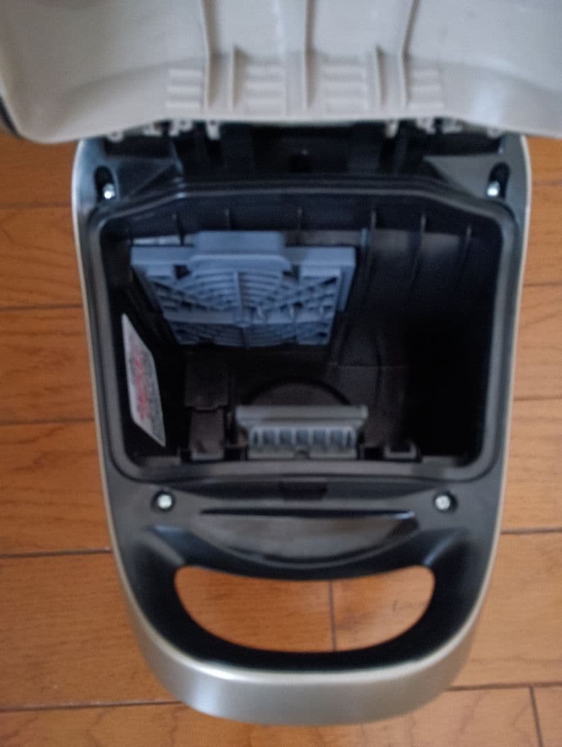 22年製❗軽量型、東芝、紙パック式掃除機(エアーノズル）